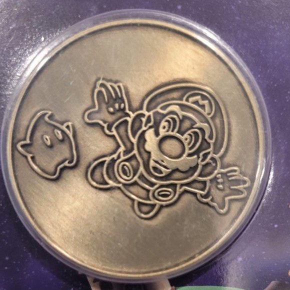 Three piece super Mario Bros bros collectible coin set. Free shipping - Picture 9 of 11